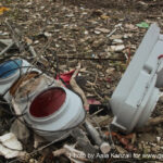 kamaishi iwate tohoku after tsunami red lights on ground, kamaishi iwate tohoku après le tsunami feux tricolors au sol