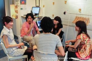 Leafcup Yokohama English Chat Table