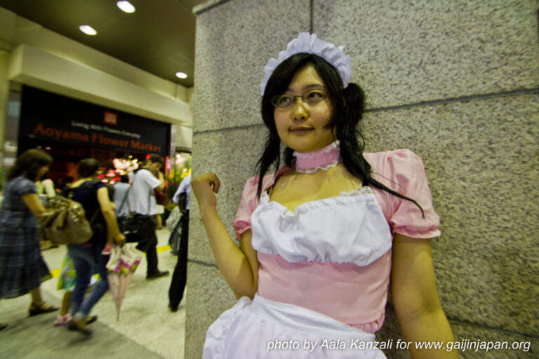 maid in akihabara, maid à akihabara, soubrette japonaise, japanese maid, jeune soubrette japonaise, soumise japonaise, japanese submissive girl